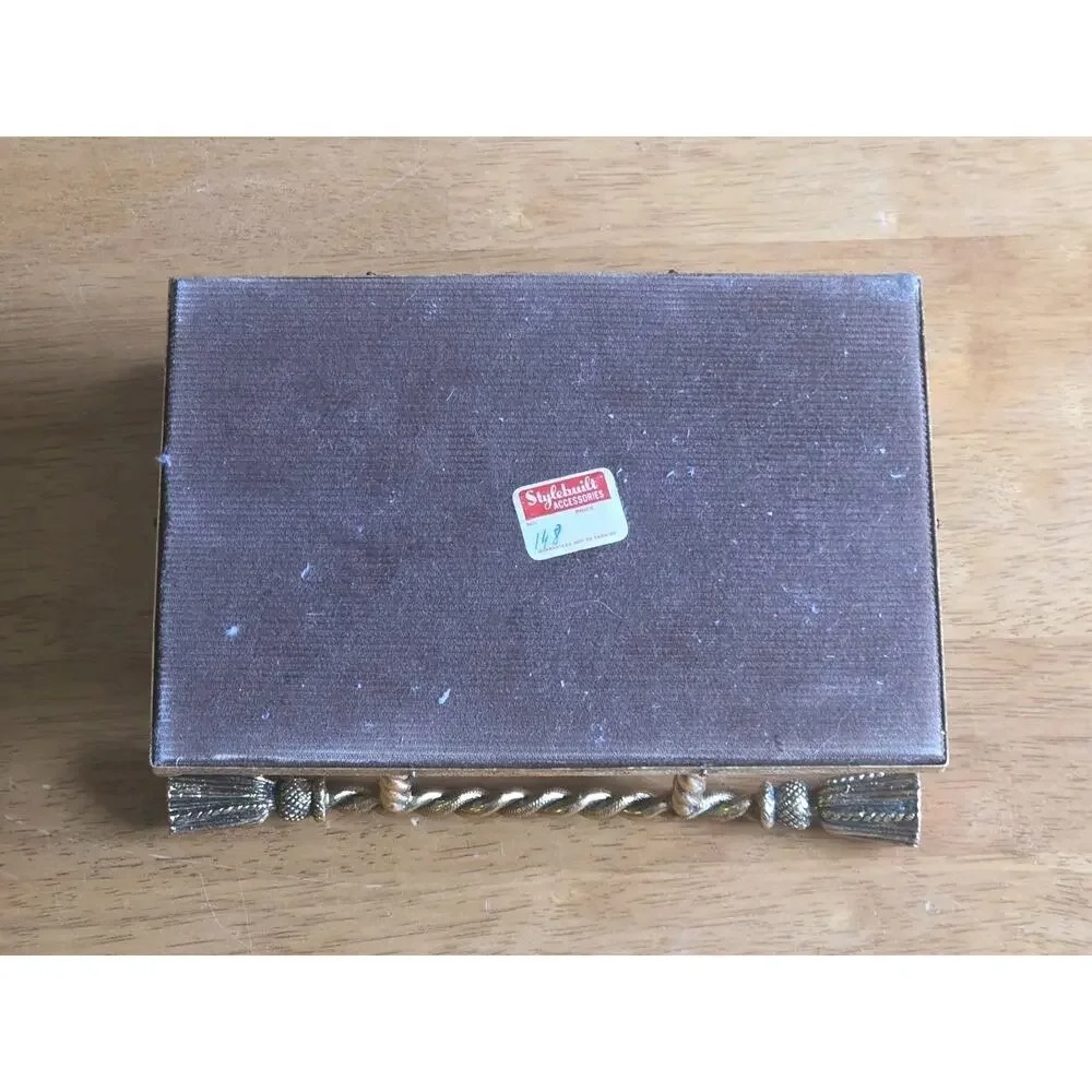 Unbranded vintage gold